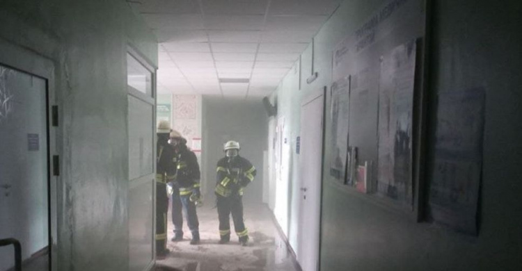 В Донецкой области загорелись две больницы. Эвакуировали более ста человек
