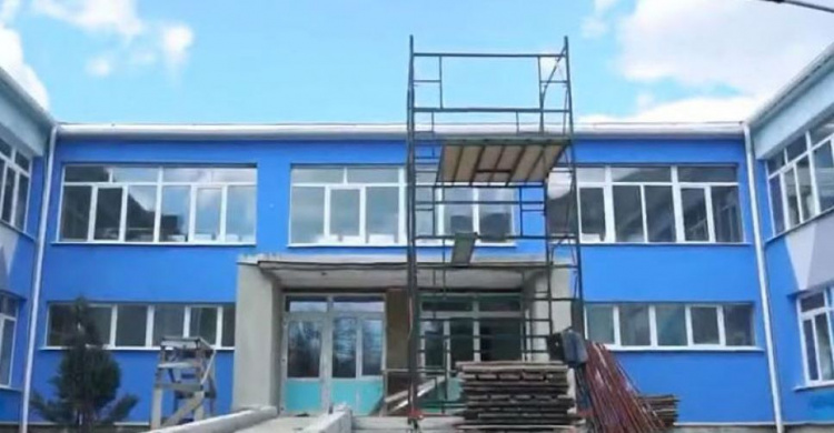 В Мариуполе на карантине ремонтируют детский сад на «Черемушках» (ВИДЕО)