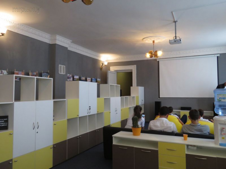 В Сартане открыли «Чердак» для молодежи за 300 тыс. грн (ФОТО)
