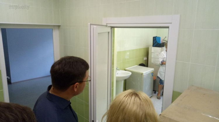 Реконструкция детской больницы: Бойченко отругал подрядчиков и чиновников (ФОТО)