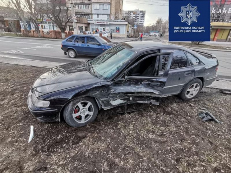 В Мариуполе «скорая» ехала на вызов и попала в аварию