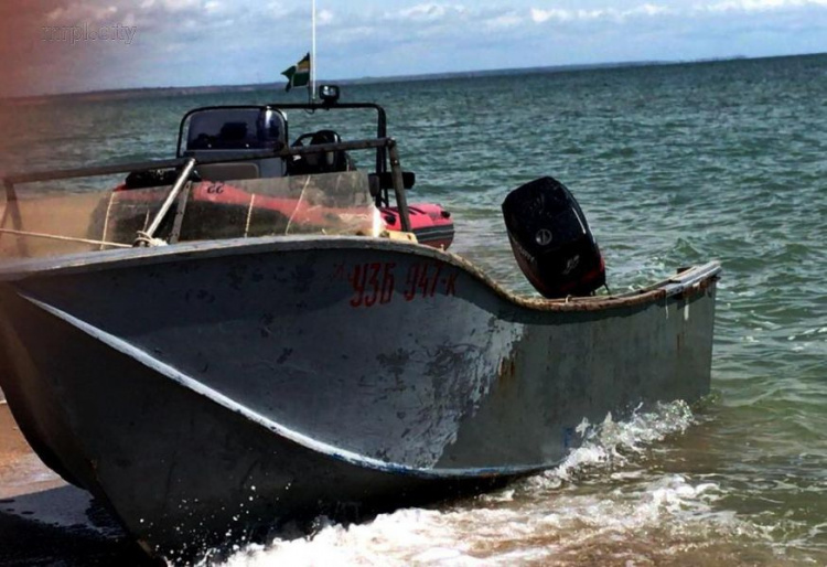 В Азовском море задержали браконьеров с крупным уловом (ФОТО)