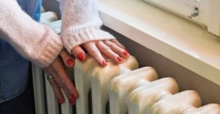 Жители многоквартирного дома в Мариуполе платят крупные суммы за тепло, которого нет