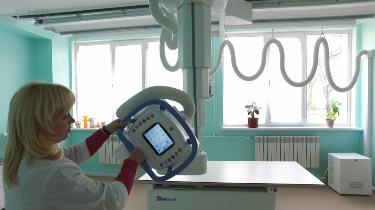 В мариупольской поликлинике детей обследует единственный в Украине испанский робот-рентген (ФОТО+ВИДЕО)