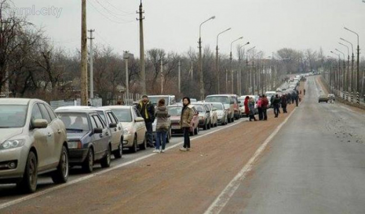Наибольшие очереди скопились в КПВВ «Марьинка», - Госпогранслужба Украины