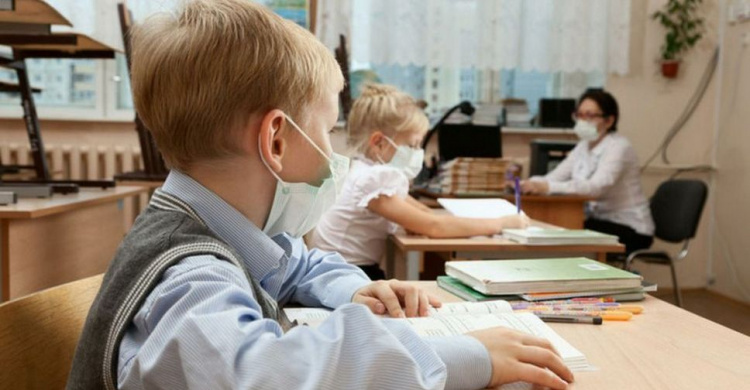 В ближайшее время украинские школы будут продолжать работать в обычном режиме