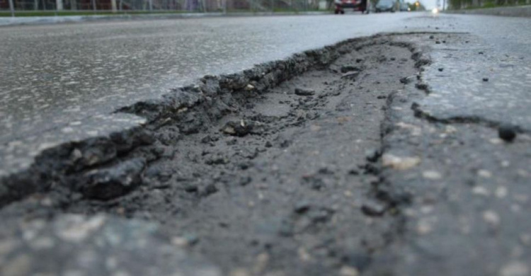 Убирайте за собой: мариупольская власть рассказала, кто должен восстанавливать дорожное покрытие после ремонта