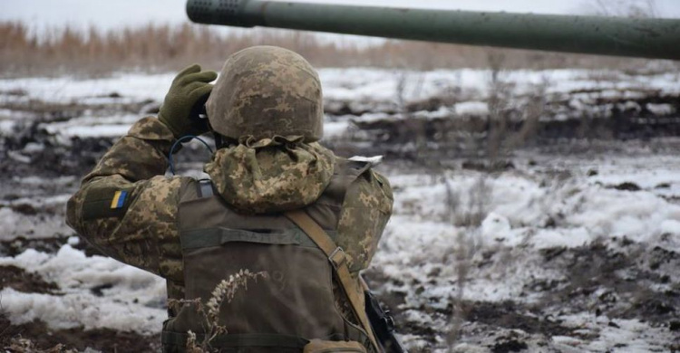 Сутки в Донбассе: 10 обстрелов, двое военных получили ранения