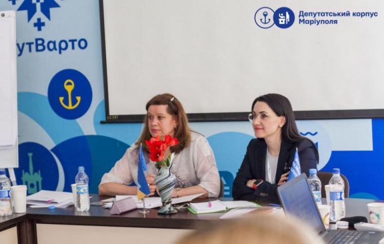 Мариуполь готов к гендерным квотам: почти половина всех депутатов – женщины (ФОТО)