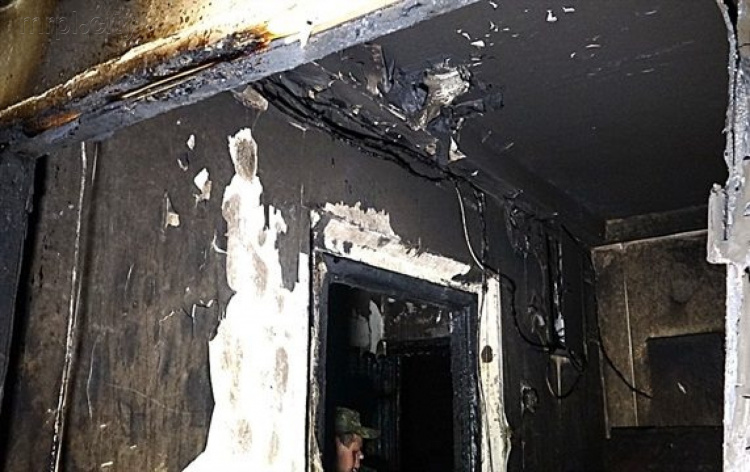 В Мариуполе в результате пожара пострадало пять человек, из них двое детей (ОБНОВЛЕНО, ФОТО)