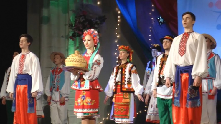 Скриншот видео Льва Сандалова