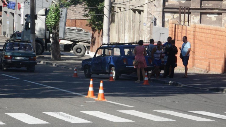 В центре Мариуполя произошло тройное ДТП (ФОТО)