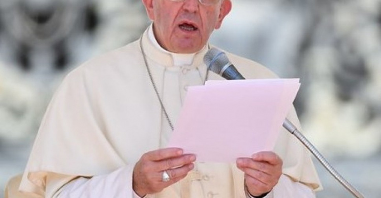 Папа Франциск молится за мир на Донбассе 