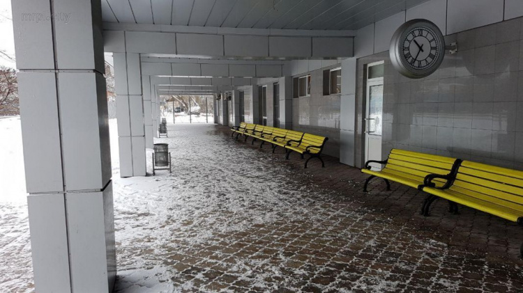 В Мариуполе снегопад не спровоцировал транспортный коллапс (ФОТО)