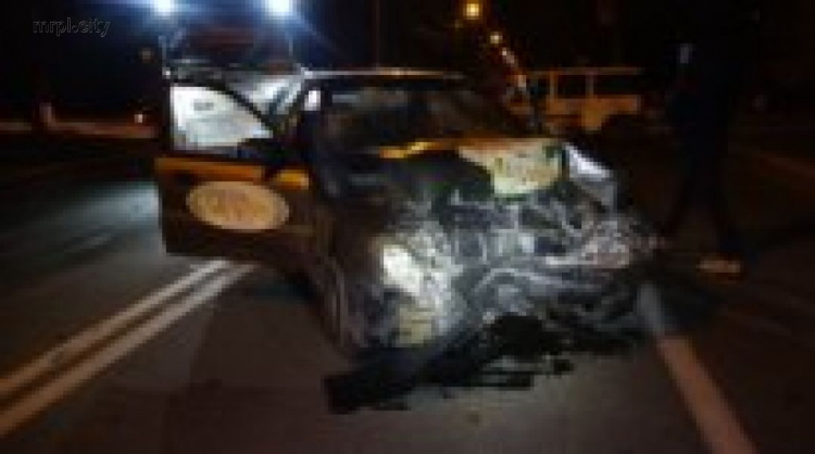 Жесткое столкновение  иномарок произошло в Мариуполе. Трое пострадавших (ФОТО)