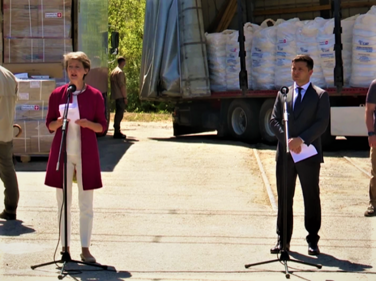 Президенты Швейцарии и Украины привезли Мариуполю оборудование для очистки воды
