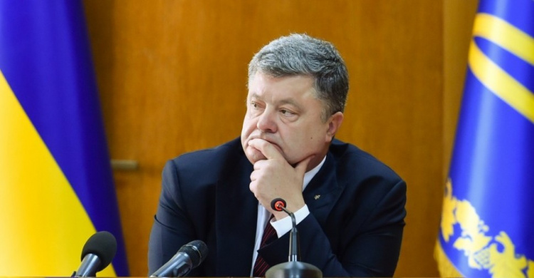 Порошенко признал блокаду железнодорожных путей в Донбассе дестабилизирующим фактором для Украины