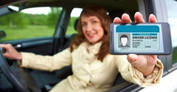 Электронные водительские права уже тестируют в Украине