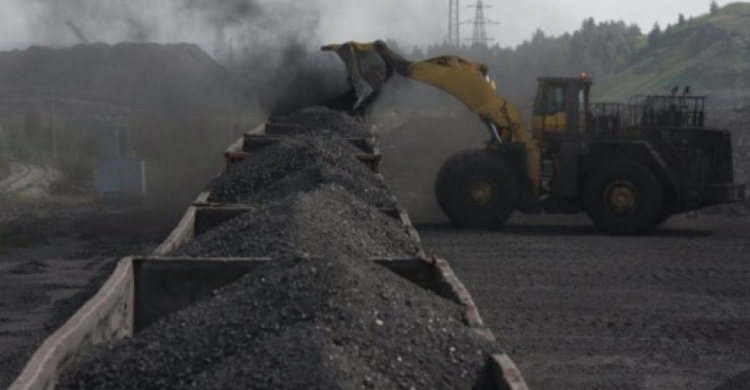 Профсоюзы: Украина вместо донбасского угля закупает африканский