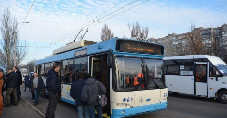Обновленная троллейбусная линия и новые трамваи: в Мариуполе решают проблему транспортного тупика (ФОТО)