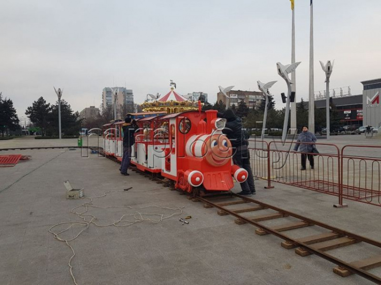 Мариупольцы смогут скатиться с шестиметровой горки в центре города