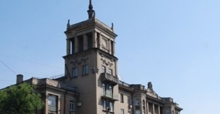 Известные башни со шпилями в Мариуполе перелицуют, но без блеска (ФОТО)