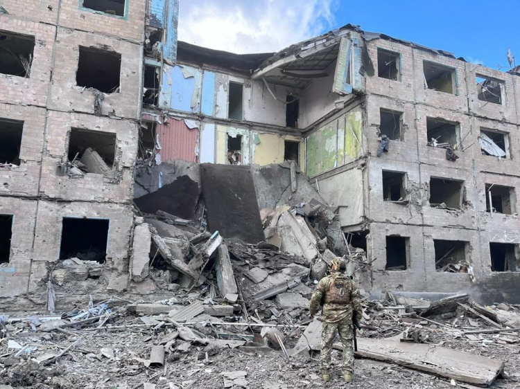 Донеччина під обстрілами: росіяни вбили та поранили ще п’ятьох мешканців регіону