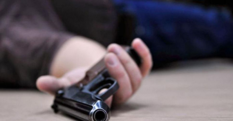 В Мариуполе на рабочем месте застрелился работник налоговой