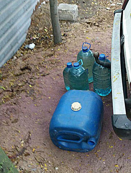 Мариупольские полицейские выявили случаи нелегальной торговли бензином (ФОТО)