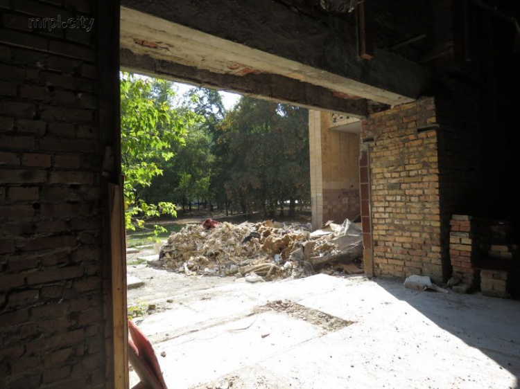 «Союз» превращается в ЦНАП: в Мариуполе стартовала реконструкция заброшенного кинотеатра (ФОТО 360)