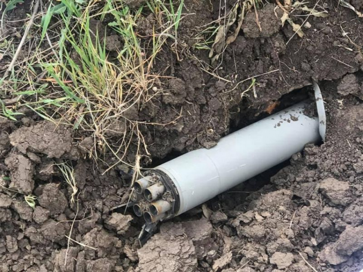 По жилому поселку под Мариуполем боевики выпустили ракету (ФОТО)