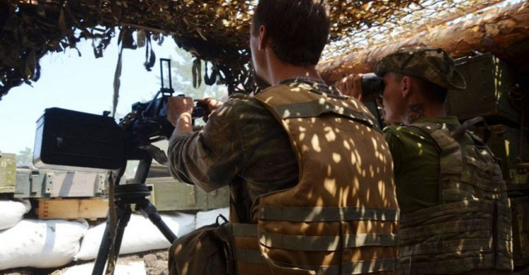Обострение в ООС: под Мариуполем украинские позиции обстреляли из гранатометов и пулеметов
