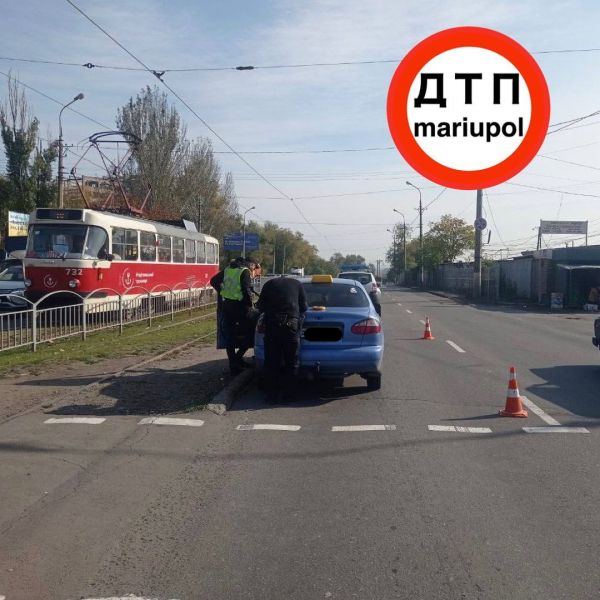 В Мариуполе автомобиль сбил ребенка на пешеходном переходе
