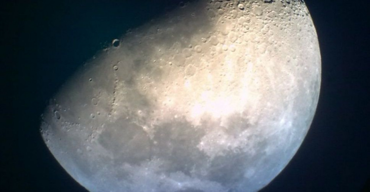 Из окон старинной башни мариупольцы увидят луну (ФОТО)