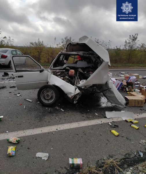 В ДТП под Мариуполем погибли два водителя. Движение транспорта затруднено