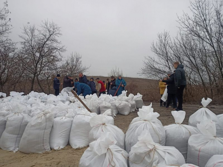 Мариупольцы развернули штаб помощи украинской армии