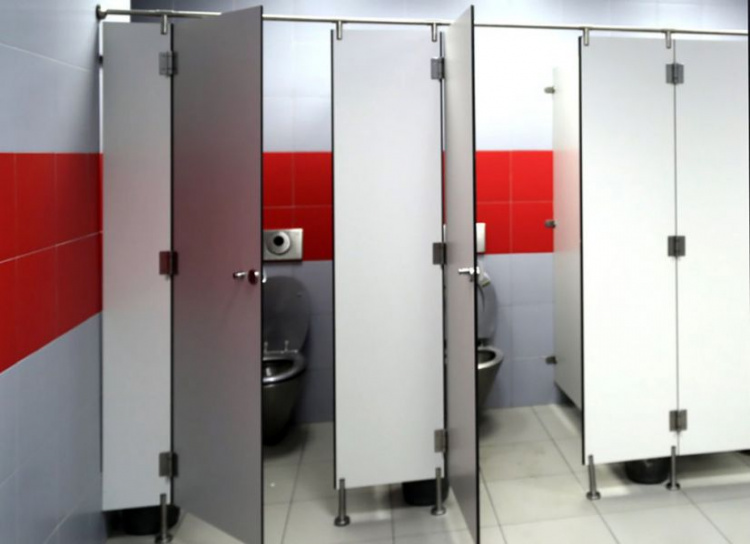 Супермаркеты Мариуполя обяжут обустраивать общественные туалеты