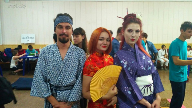 Косплей, ярмарка и мастер-классы: в Мариуполе проходит фестиваль азиатской культуры (ФОТО)