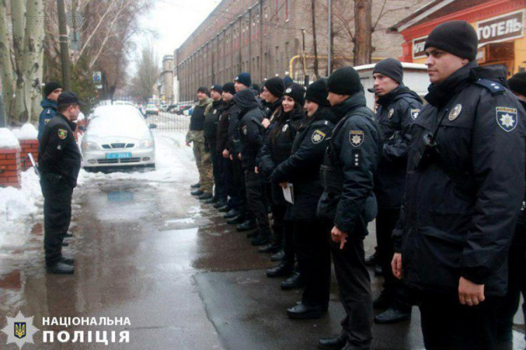 Мариуполь под охраной. В городе задействовано около 300 правоохранителей (ФОТО)