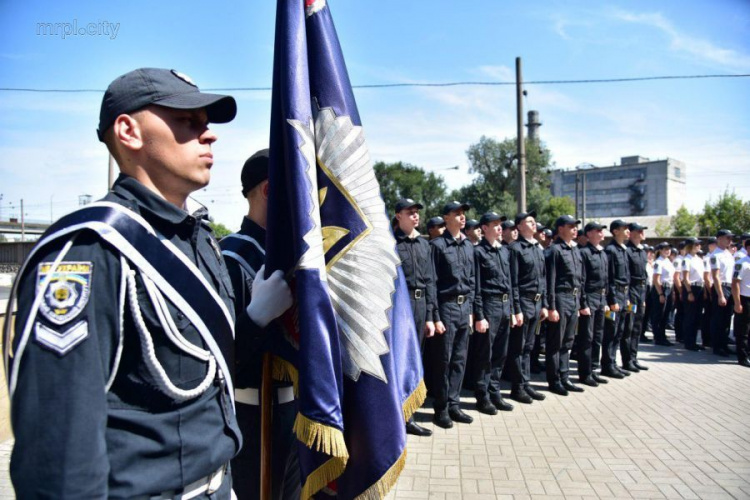В Мариуполе прозвучал гимн Донецкого юридического института (ФОТО)
