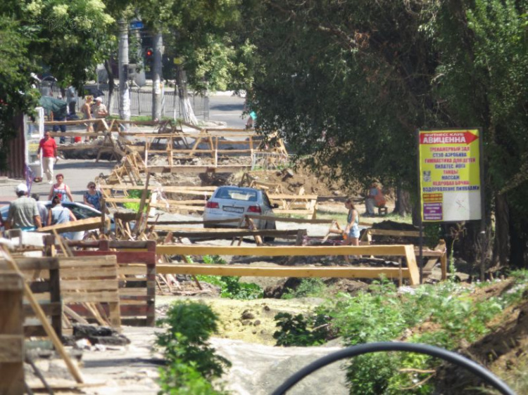 В центре Мариуполя обезопасят от потопов проспект (ФОТО)