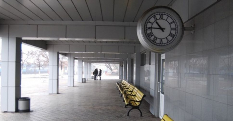 Железнодорожный вокзал Мариуполя закрыт для посетителей. Как вернуть деньги за билет?