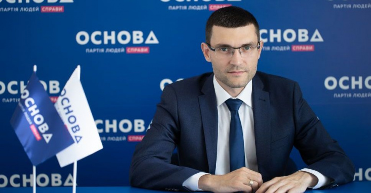 Мариуполец Игорь Ошкадеров рассказал, как изменить политическую систему Украины
