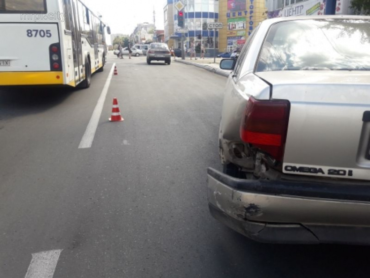 Пьяный водитель в Мариуполе устроил ДТП. В его крови 2,2 промилле алкоголя (ФОТО)