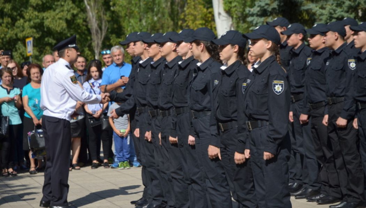 В полицейской академии в Мариуполе 50 первокурсников получили погоны курсанта (ФОТО+ВИДЕО)