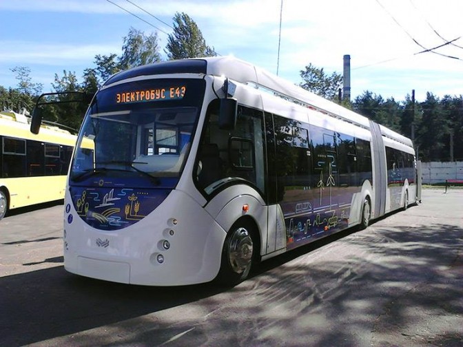 Мариуполь присматривается к суперсовременным электробусам и троллейбусам (ФОТО)