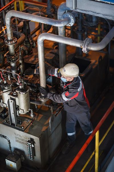 «Азовсталь» продолжает модернизировать оборудование кислородного цеха