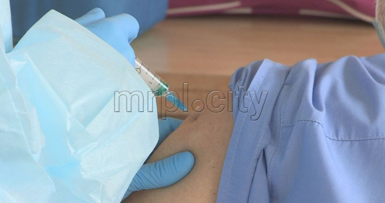 Первый этап «антиковидной» вакцинации: как проходит иммунизация в Мариуполе