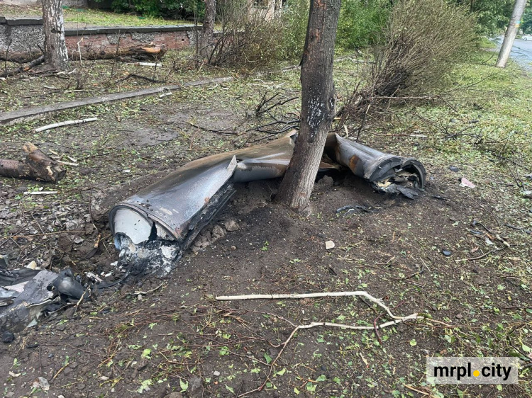 Росіяни поранили двох людей у Кураховому та обстріляли житлові квартали Авдіївки