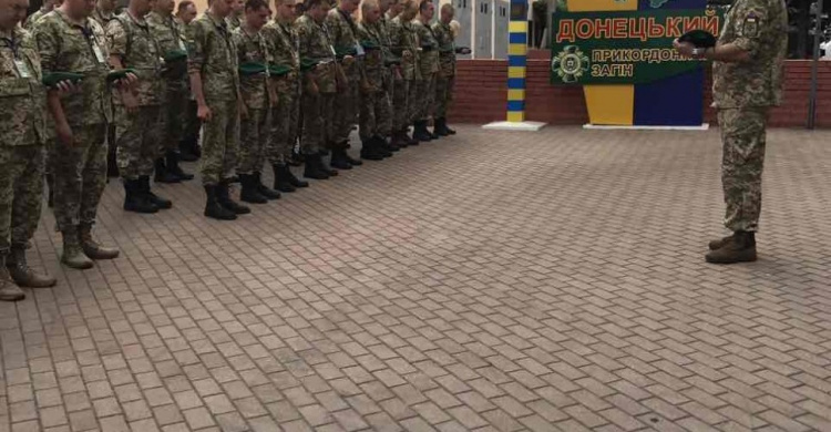 Пограничники в Мариуполе почтили память погибших три года назад побратимов (ФОТО)